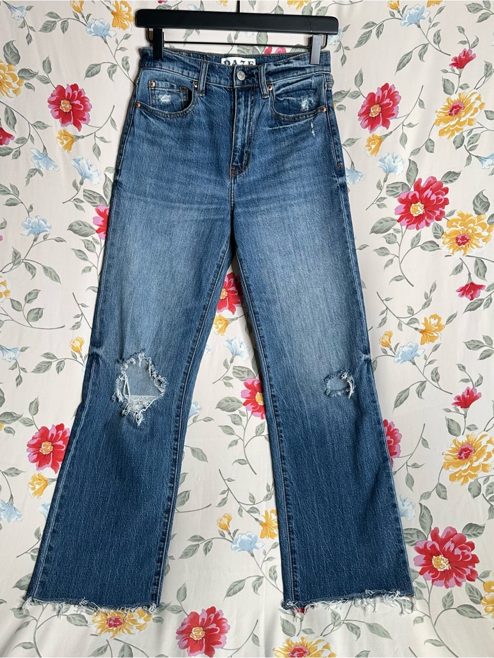 DAZE | Distressed Blue Straight Jeans | Women’s Size 25